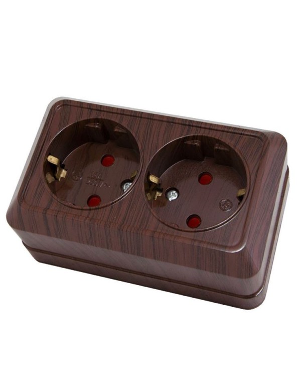 Розетка двойная 2П+З открытой установки с з/ш IP20 16А, бук  Ладога  | SQ1801-0040 | TDM